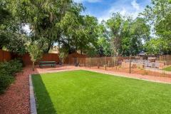 sedona-hotel-with-grassy-area-for-pets