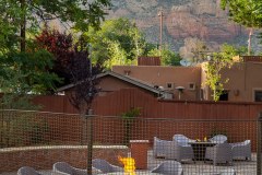 west-sedona-hotel-with-view-of-thunder-mountain